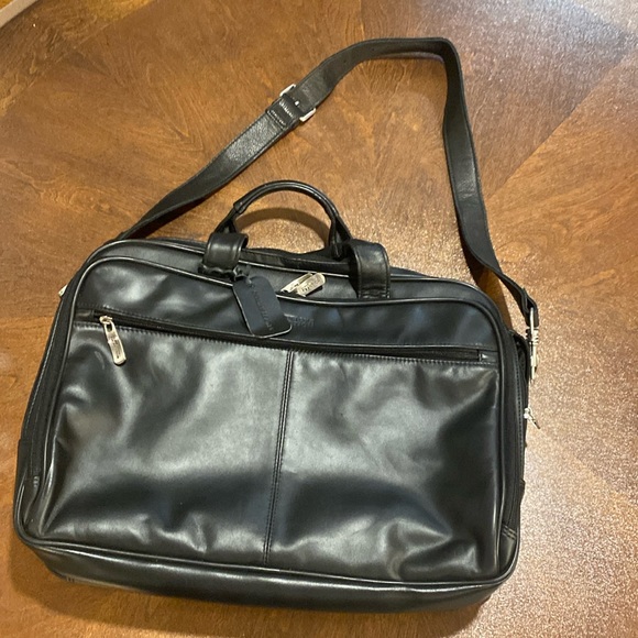 Kenneth Cole Reaction Other - Vintage Kenneth Cole Reaction leather brief case